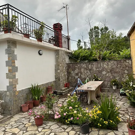 Zefi Rrenc Panzió 3*