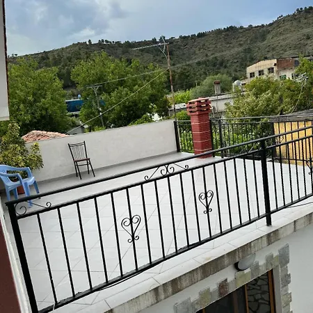 Zefi Rrenc Panzió Papaj