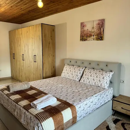 Bed & Breakfast Zefi Rrenc Papaj